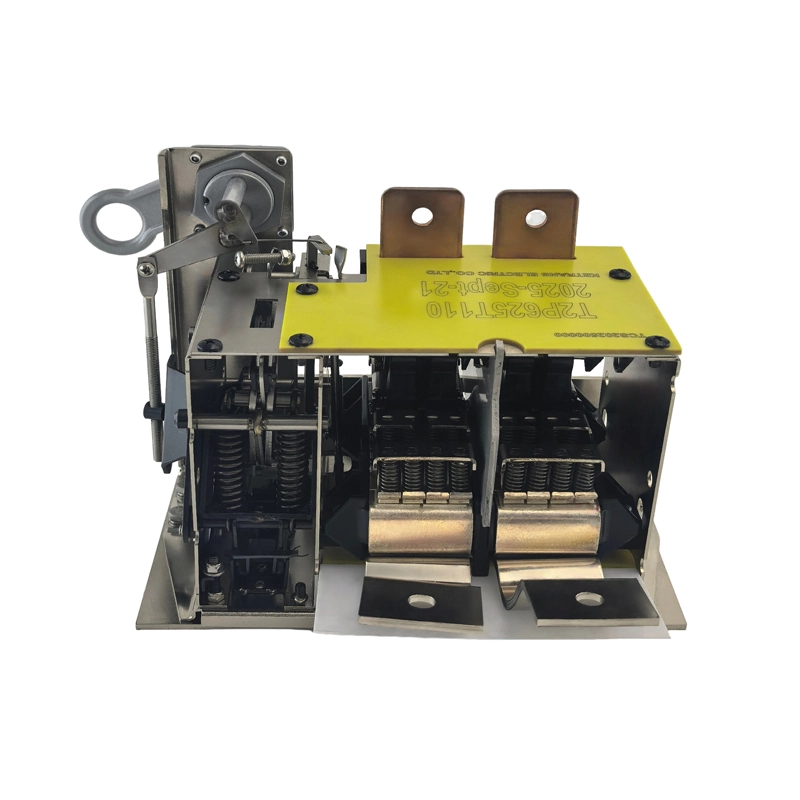 Vue arrière du disjoncteur monophasé CSP à transformateur immergé en huile 625A, bornes de câblage en cuivre affichées